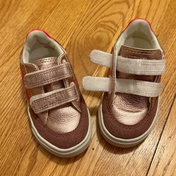 Veja Kids Sneakers in Pink and Tan - Picture 7 of 8